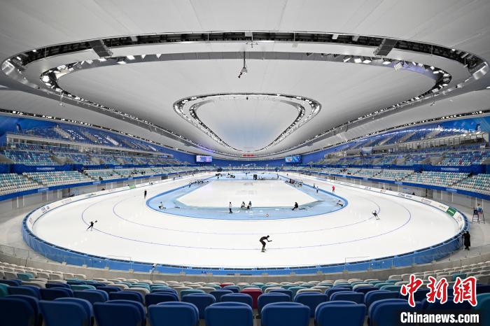 全国速度滑冰锦标赛在京举行 “冰丝带”高水准迎新赛