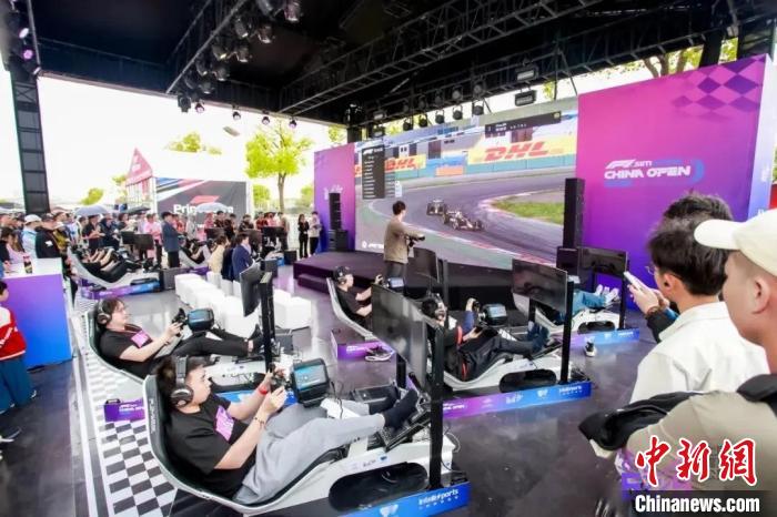场内外“轰鸣声”联动  虚拟F1中国公开赛启动